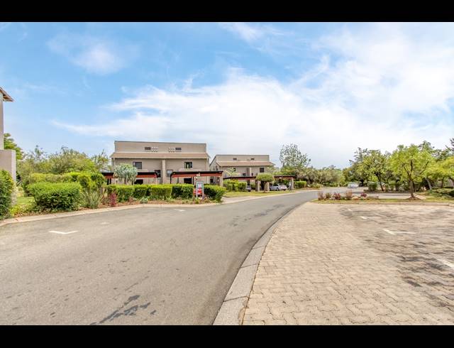 1 BEDROOM APARTMENT FOR SALE IN JACKAL CREEK GOLF ESTATE